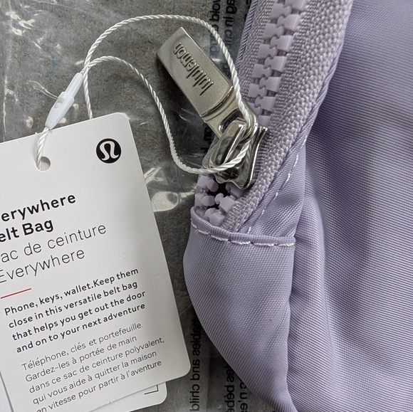 Lululemon Everywhere Belt Bag Lavender - Picture 3 of 4